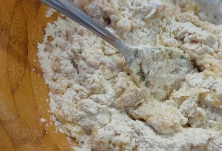 Фото шага рецепта Постный пирог с помидорами и луком 191503 шаг 11