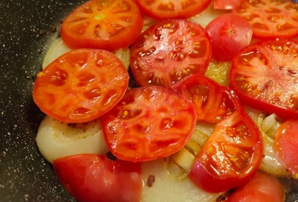 Фото шага рецепта Постный пирог с помидорами и луком 191503 шаг 19