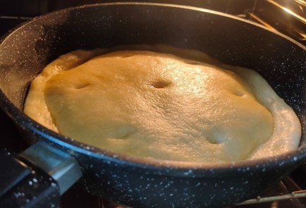 Фото шага рецепта Постный пирог с помидорами и луком 191503 шаг 24