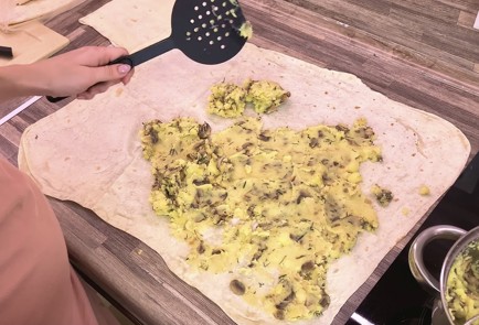 Фото шага рецепта Постный рулет с картошкой и грибами 138486 шаг 4  