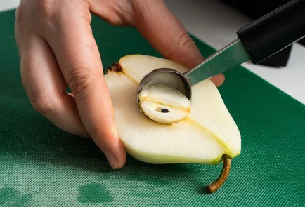 Фото шага рецепта Постный заливной пирог с грушами и миндалем 140681 шаг 4  