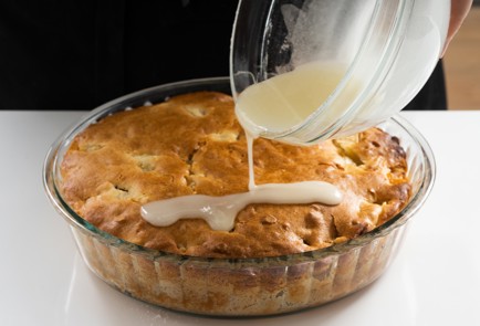 Фото шага рецепта Постный заливной пирог с грушами и миндалем 140681 шаг 9  