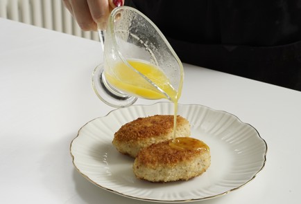 Фото шага рецепта Пожарские котлеты из Книги о вкусной и здоровой пище 152854 шаг 10