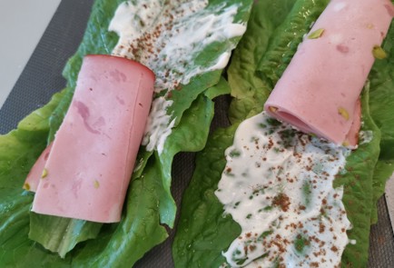 Фото шага рецепта ППбутерброды с мортаделлой и вяленой индейкой 187275 шаг 8  