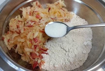 Фото шага рецепта ППрецепт овсяные оладьи 191398 шаг 4  