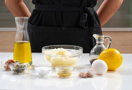 Фото шага рецепта Правильная заправка для салата Цезарь 174035 шаг 1  