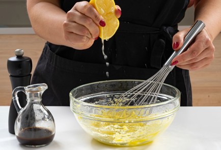 Фото шага рецепта Правильная заправка для салата Цезарь 174035 шаг 7  