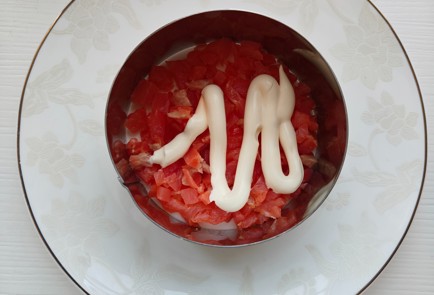 Фото шага рецепта Праздничный салат с семгой 175341 шаг 10  