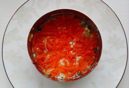 Фото шага рецепта Праздничный салат с семгой 175341 шаг 12  