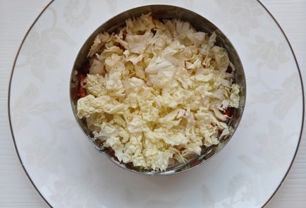 Фото шага рецепта Праздничный салат с семгой 175341 шаг 13  