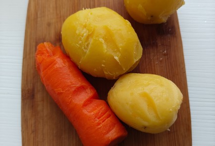 Фото шага рецепта Праздничный салат с семгой 175341 шаг 3  