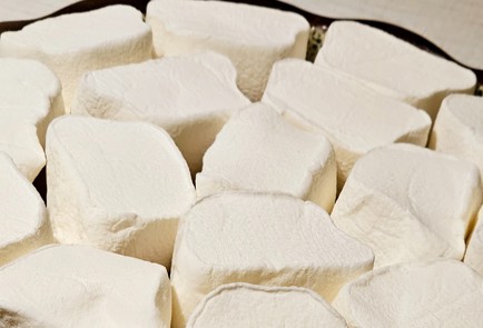 Фото шага рецепта Праздничный торт 191059 шаг 9  