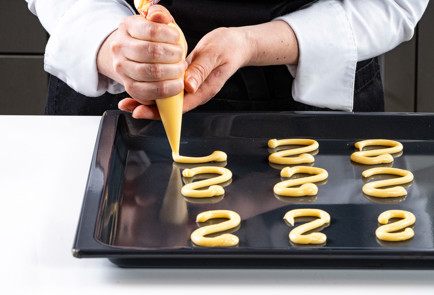 Фото шага рецепта Пирожные Лебеди 191306 шаг 7