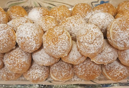 Фото шага рецепта Профитроли с кремом из творожного сыра 187057 шаг 10  