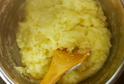 Фото шага рецепта Профитроли с кремом из творожного сыра 187057 шаг 2  