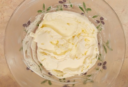 Фото шага рецепта Профитроли с кремом из творожного сыра 187057 шаг 7  