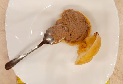 Фото шага рецепта Профитроли с паштетом из куриной печени 187056 шаг 13  