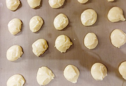 Фото шага рецепта Профитроли с паштетом из куриной печени 187056 шаг 5  