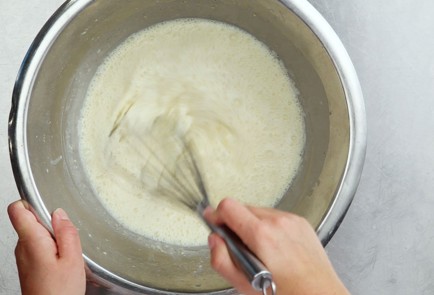 Фото шага рецепта Профитроли с заварным кремом и карамельным соусом 52195 шаг 2  