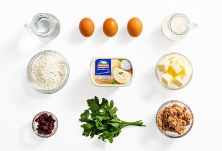 Фото шага рецепта Профитроли со сливочным тунцом и вяленой клюквой 188039 шаг 1  