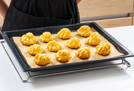 Фото шага рецепта Профитроли со сливочным тунцом и вяленой клюквой 188039 шаг 11  