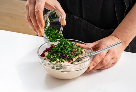 Фото шага рецепта Профитроли со сливочным тунцом и вяленой клюквой 188039 шаг 9  