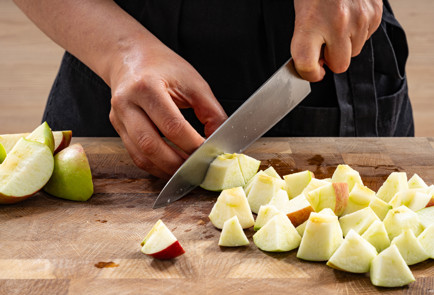 Фото шага рецепта Простая шарлотка 190413 шаг 5  