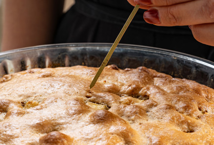 Фото шага рецепта Простая шарлотка 190413 шаг 8  