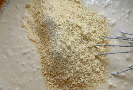 Фото шага рецепта Простая запеканка с домашним вареньем 191294 шаг 8