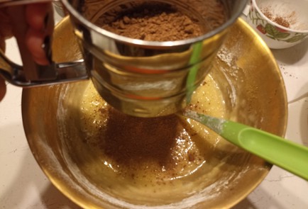 Фото шага рецепта Простой брауни с бананом 191494 шаг 11  