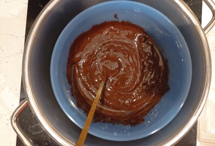 Фото шага рецепта Простой брауни с бананом 191494 шаг 20  