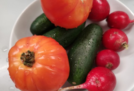 Фото шага рецепта Простой и вкусный салат 190716 шаг 1  