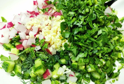 Фото шага рецепта Простой и вкусный салат 190889 шаг 7  