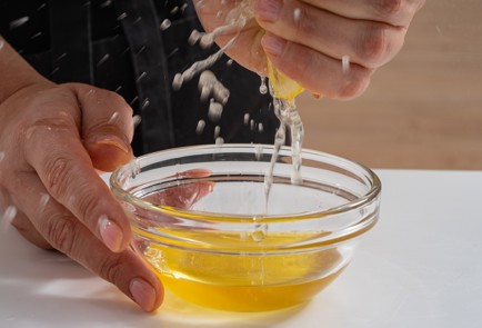 Фото шага рецепта Простой пирог с творогом и персиками 174484 шаг 15  