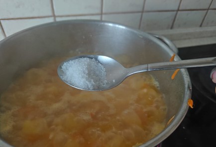 Фото шага рецепта Простой рыбный суп 188579 шаг 11  