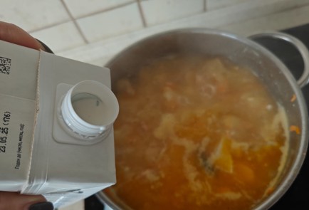 Фото шага рецепта Простой рыбный суп 188579 шаг 12  