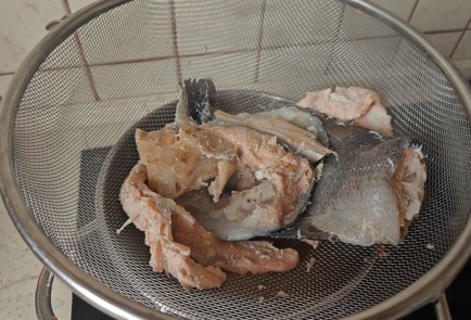 Фото шага рецепта Простой рыбный суп 188579 шаг 9  