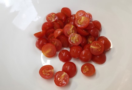 Фото шага рецепта Простой салат 189831 шаг 2  