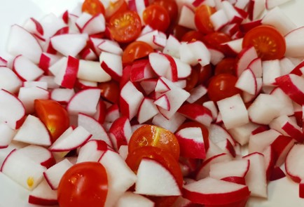 Фото шага рецепта Простой салат 189831 шаг 4  