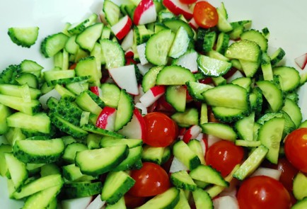 Фото шага рецепта Простой салат 189831 шаг 7  