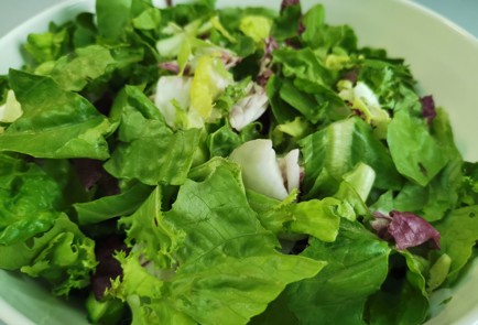 Фото шага рецепта Простой салат 189831 шаг 8  