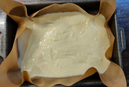 Фото шага рецепта Простой сливовый пирог 174415 шаг 6  