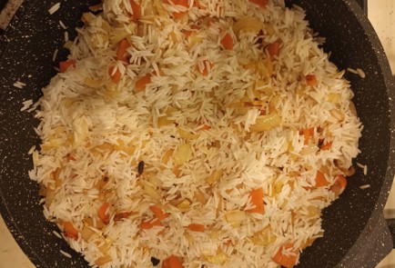 Фото шага рецепта Простой ужин рис с куриными ножками 190995 шаг 9