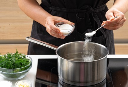 Фото шага рецепта Простые малосольные огурцы 174097 шаг 5  