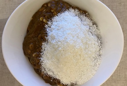 Фото шага рецепта Протеиновые корзиночки с кедровыми орехами 189997 шаг 9  