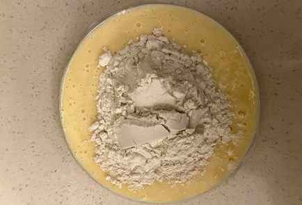 Фото шага рецепта Протеиновые маффины с цукатами 189240 шаг 6  