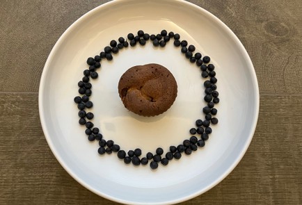 Фото шага рецепта Протеиновые маффины с красной черешней 189738 шаг 12  