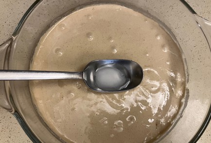 Фото шага рецепта Протеиновые маффины с красной черешней 189738 шаг 6  