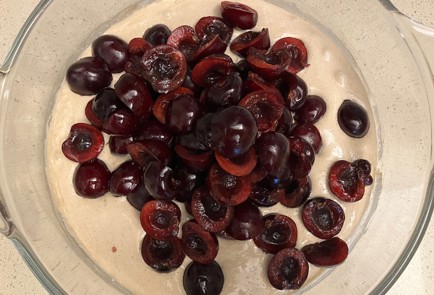 Фото шага рецепта Протеиновые маффины с красной черешней 189738 шаг 7  