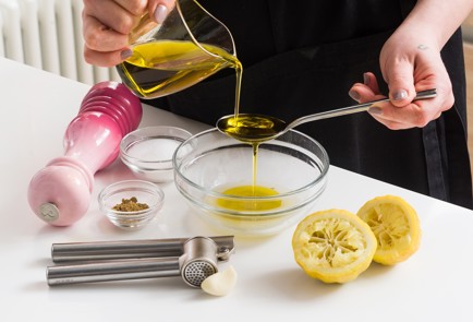 Фото шага рецепта Протеиновый салат с киноа и фасолью 152054 шаг 1  